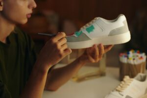 Peindre des chaussures