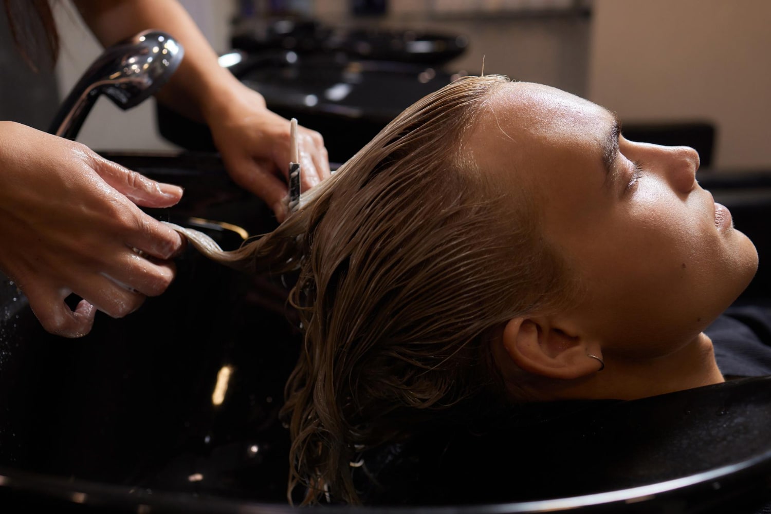 Soin à la kératine chez le coiffeur