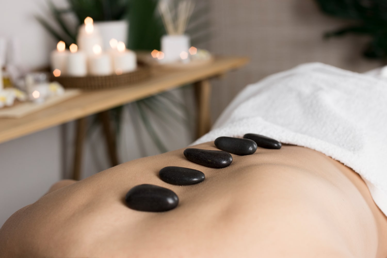 Massage aux pierres chaudes